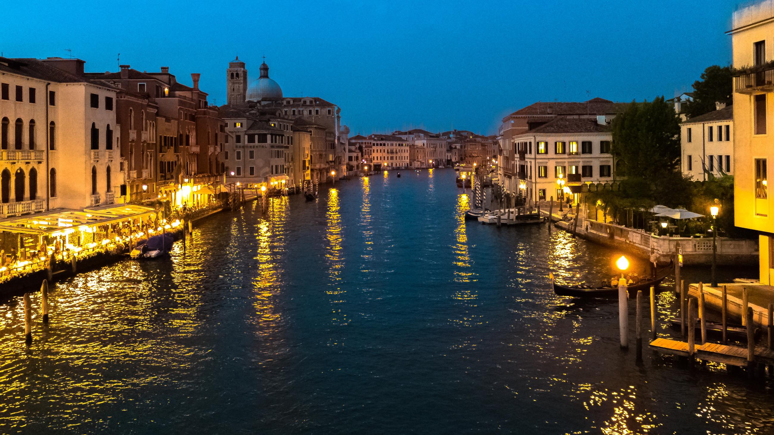 Venice by night. 